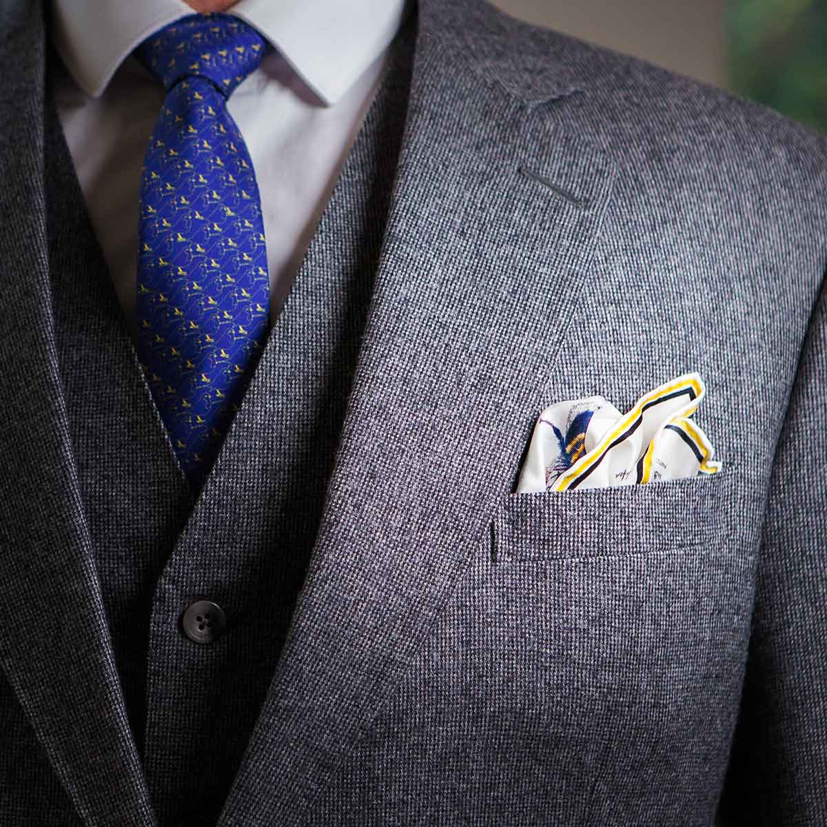 Bee pattern silk pocket square